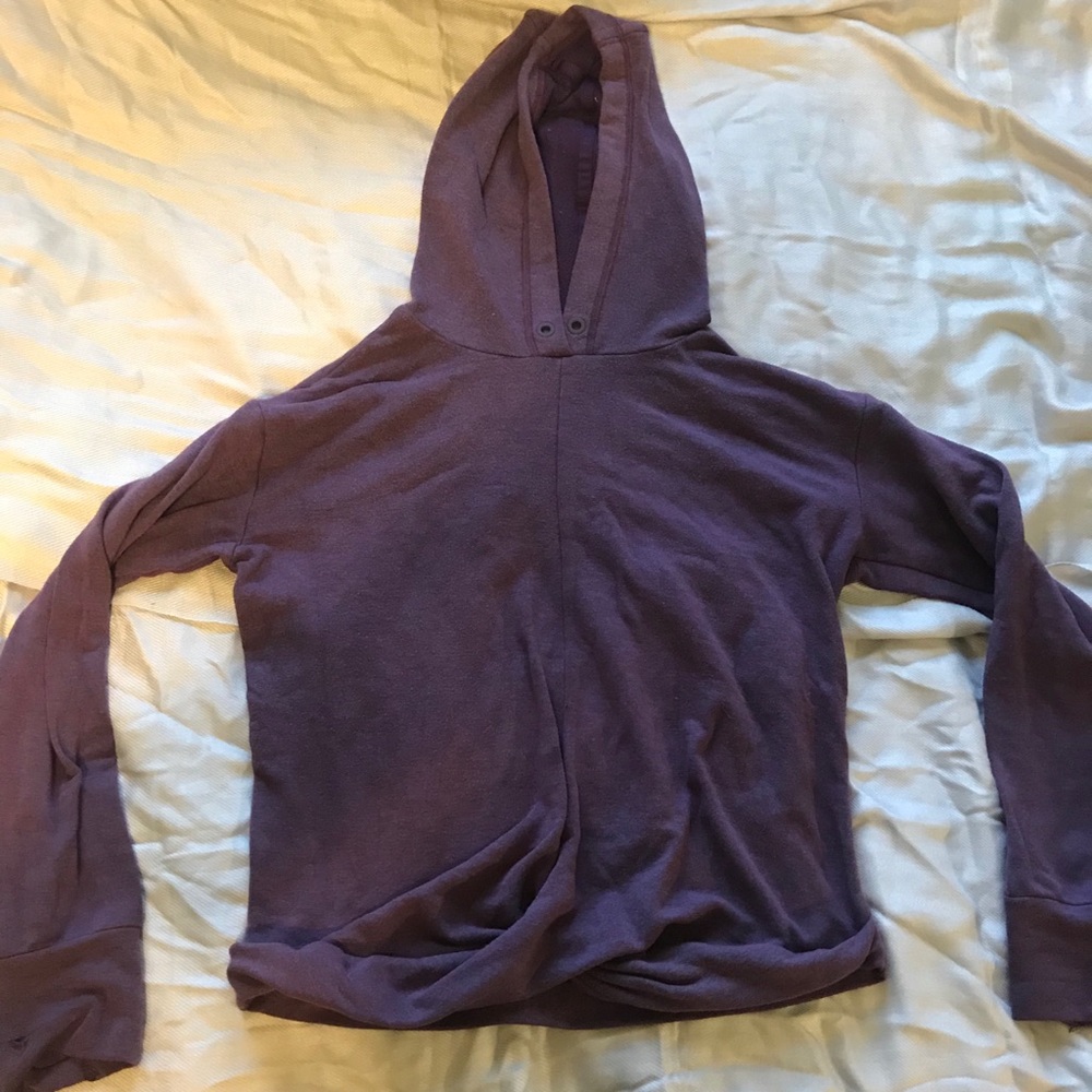 ATHLETA GIRL- tulip front hooded plushy top